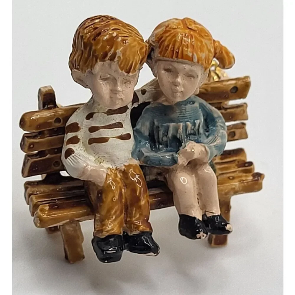 Fran Mar Moppets 1977 Collectible Two Children on a Park Bench 1.25in